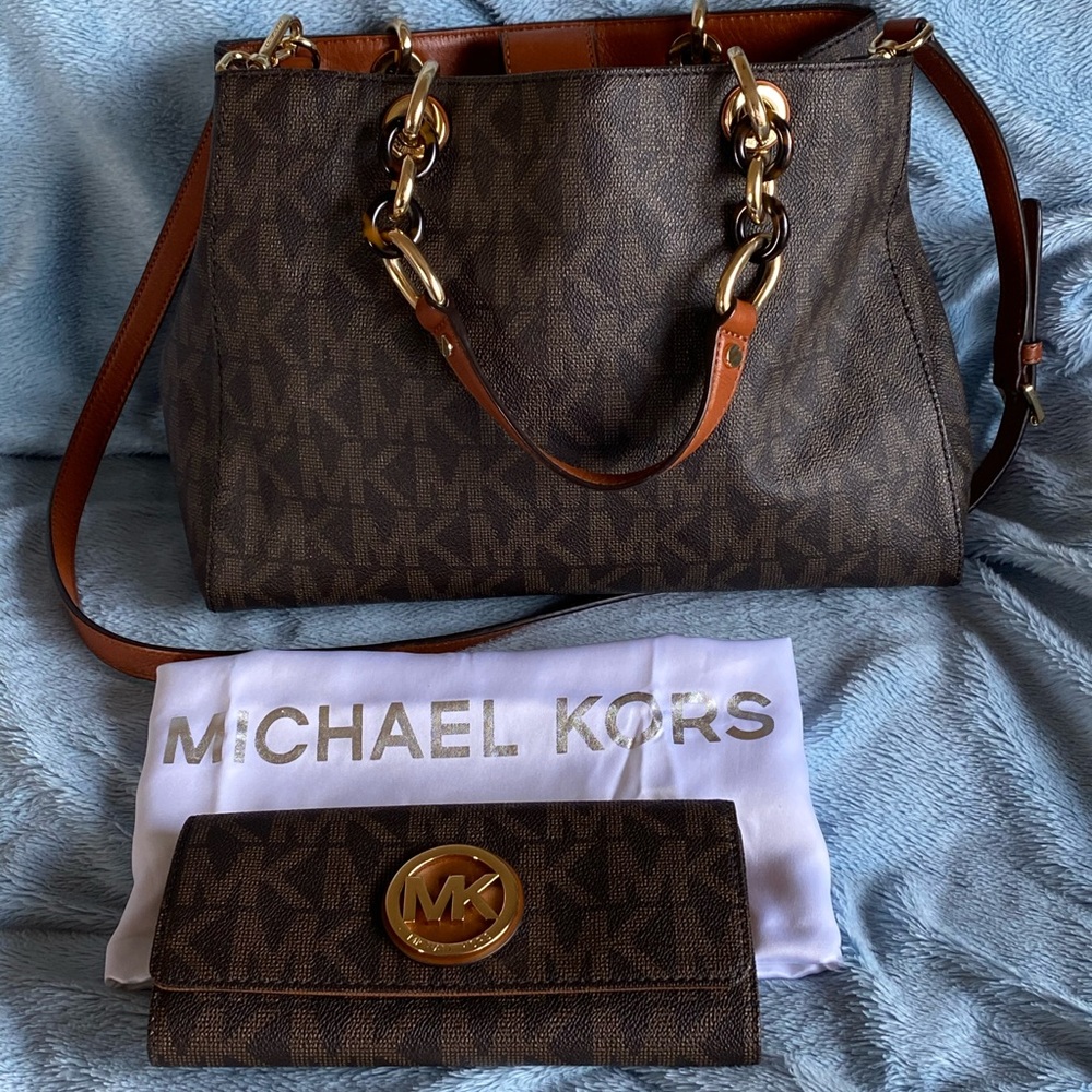 Michael Kors purse and wallet set